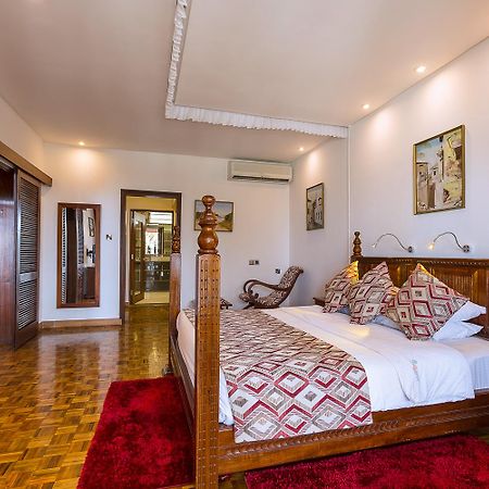 Travellers Beach Hotel & Spa Mombasa Exterior photo