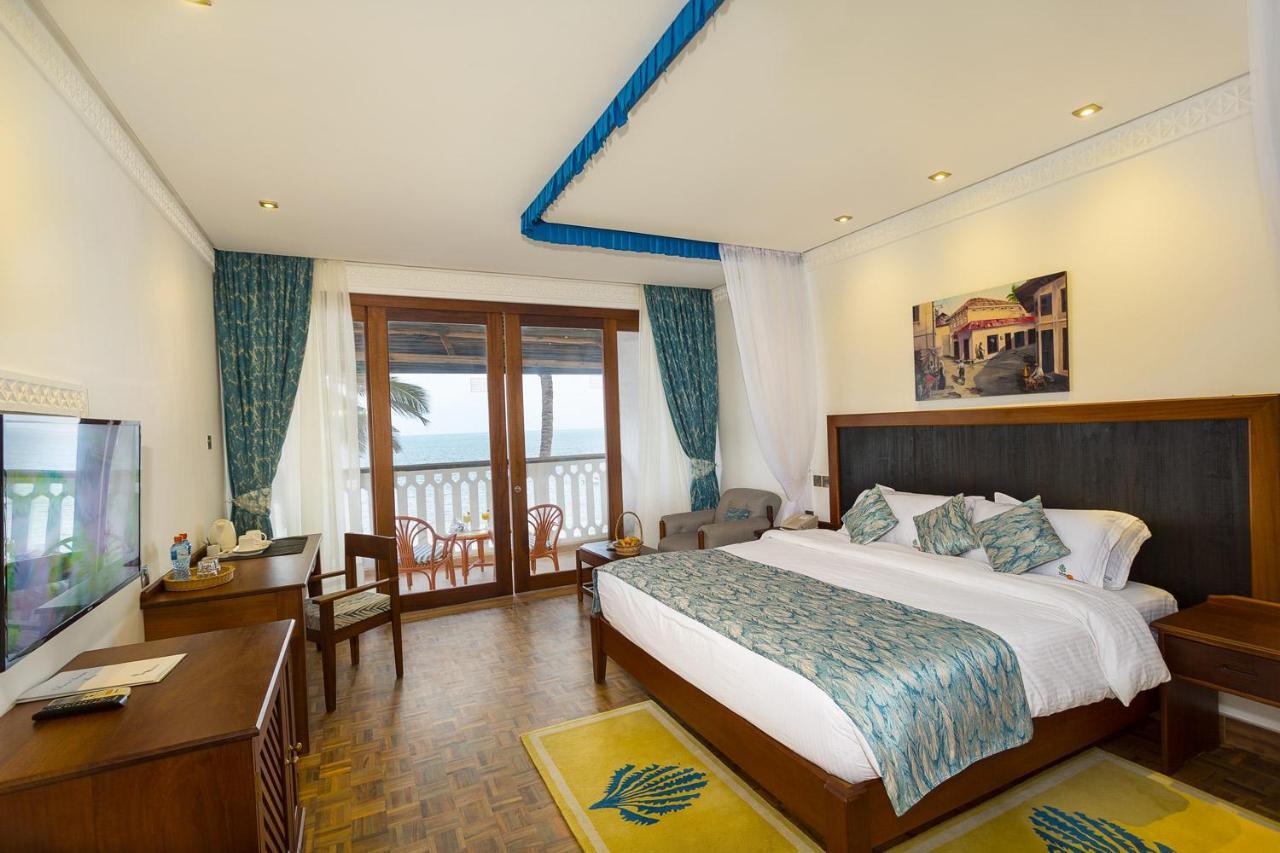 Travellers Beach Hotel & Spa Mombasa Exterior photo
