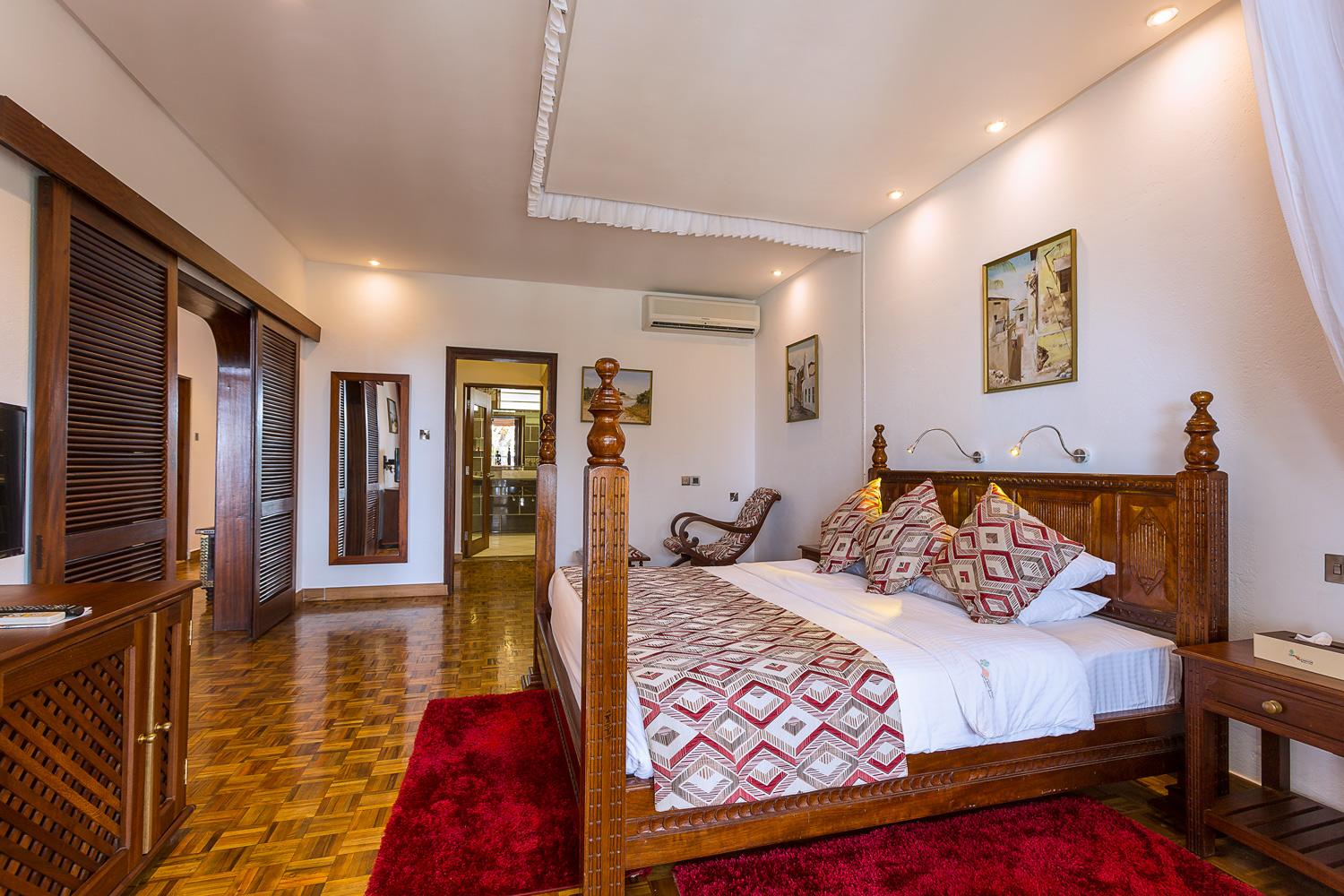 Travellers Beach Hotel & Spa Mombasa Exterior photo