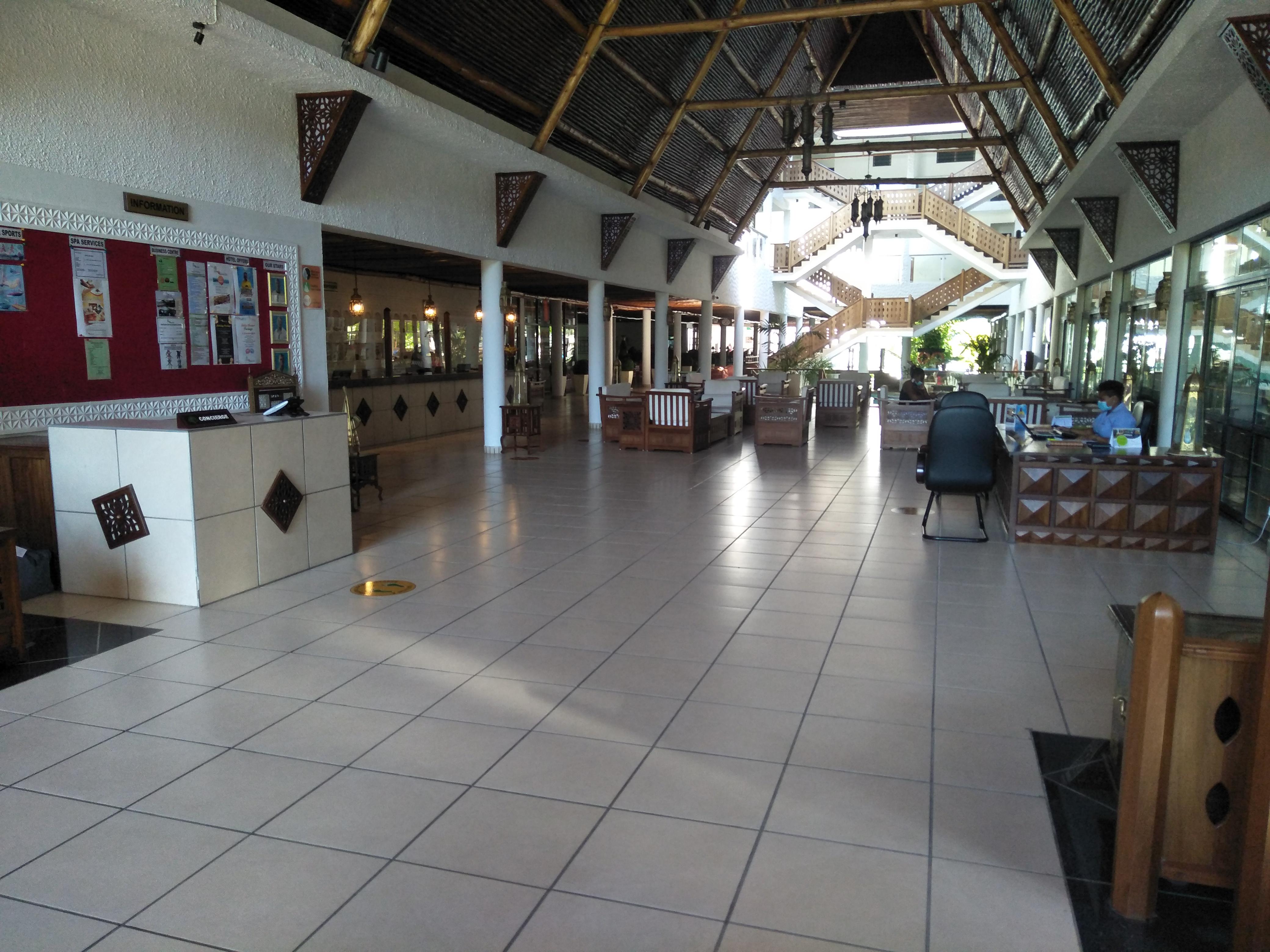 Travellers Beach Hotel & Spa Mombasa Exterior photo