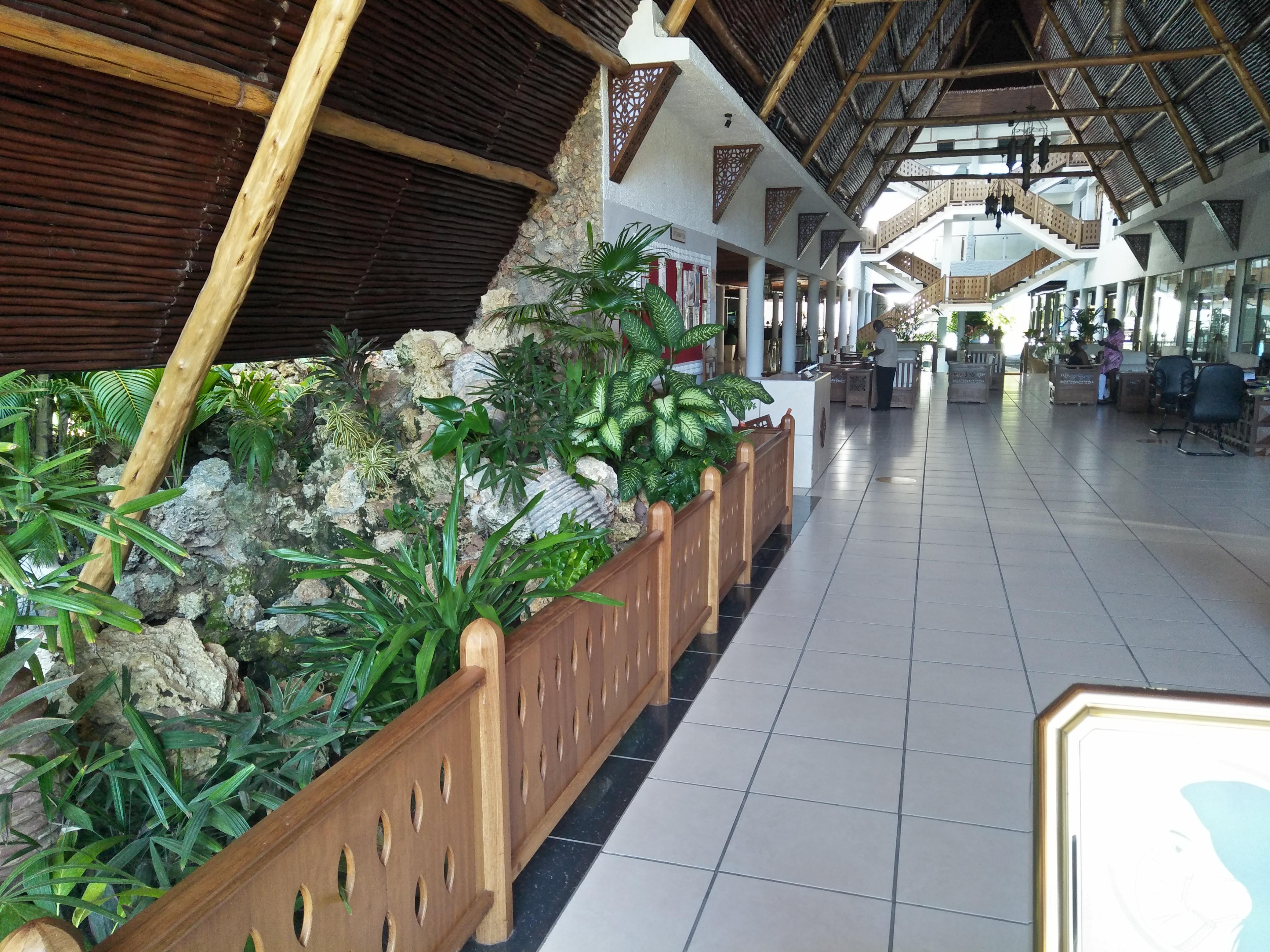 Travellers Beach Hotel & Spa Mombasa Exterior photo