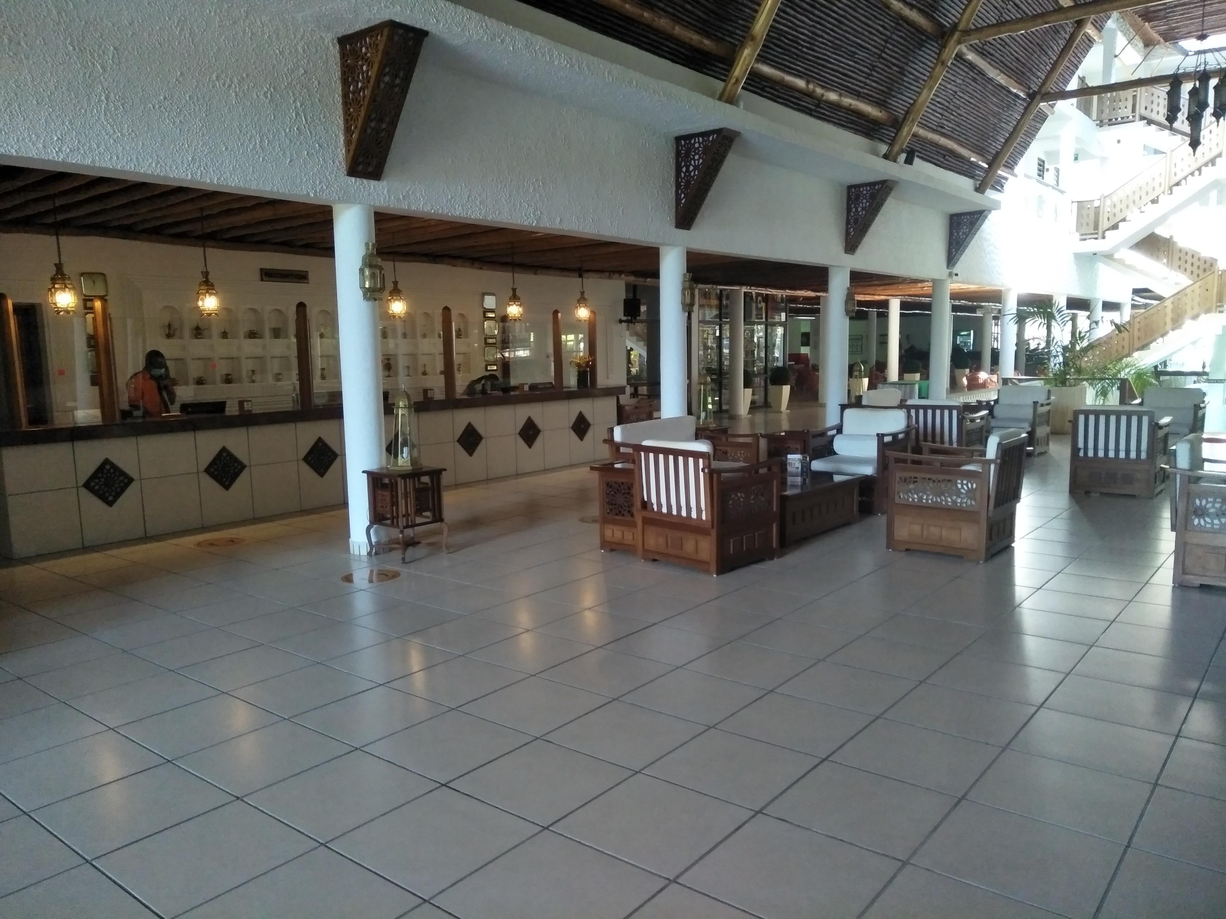 Travellers Beach Hotel & Spa Mombasa Exterior photo