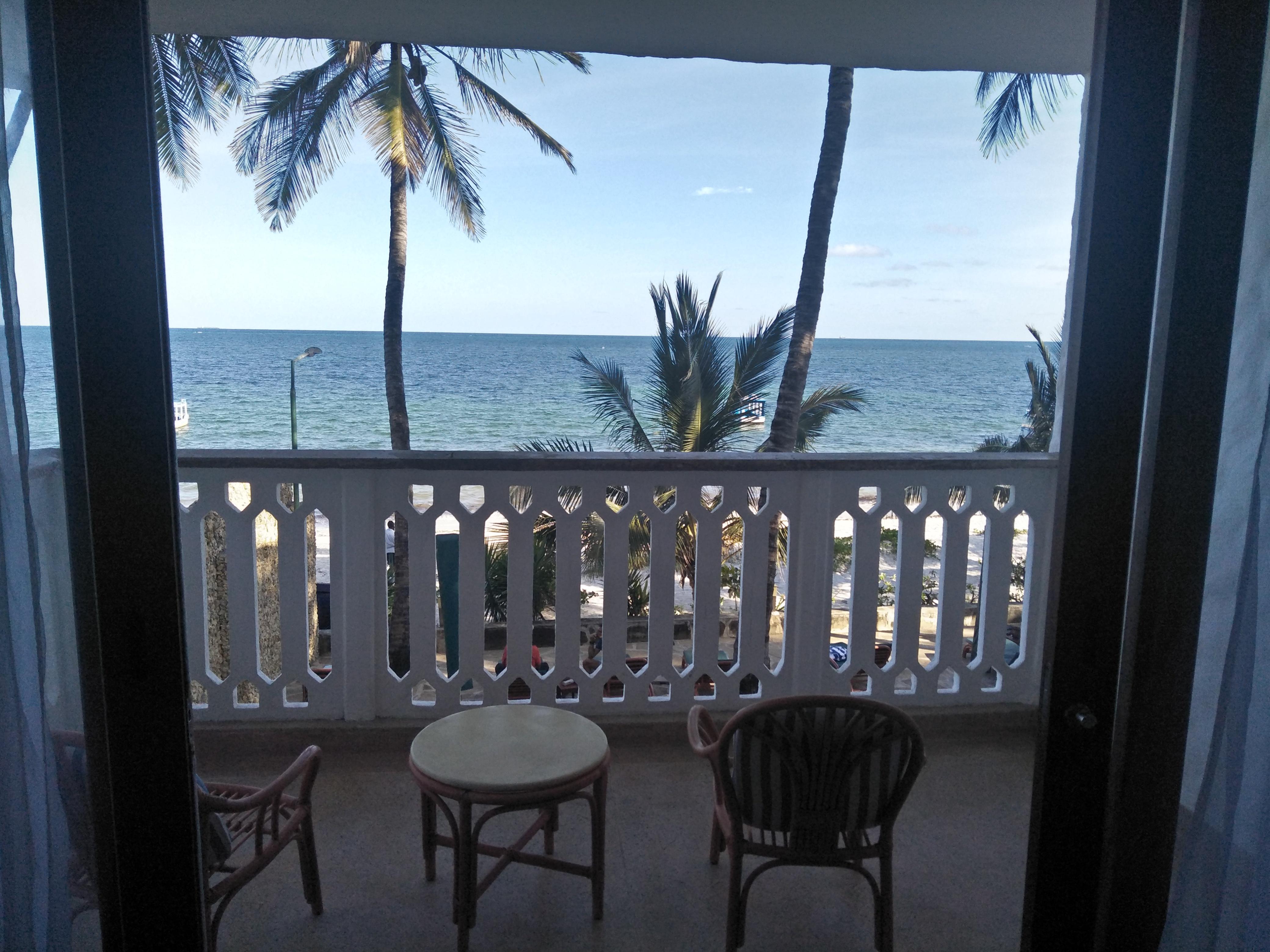 Travellers Beach Hotel & Spa Mombasa Exterior photo