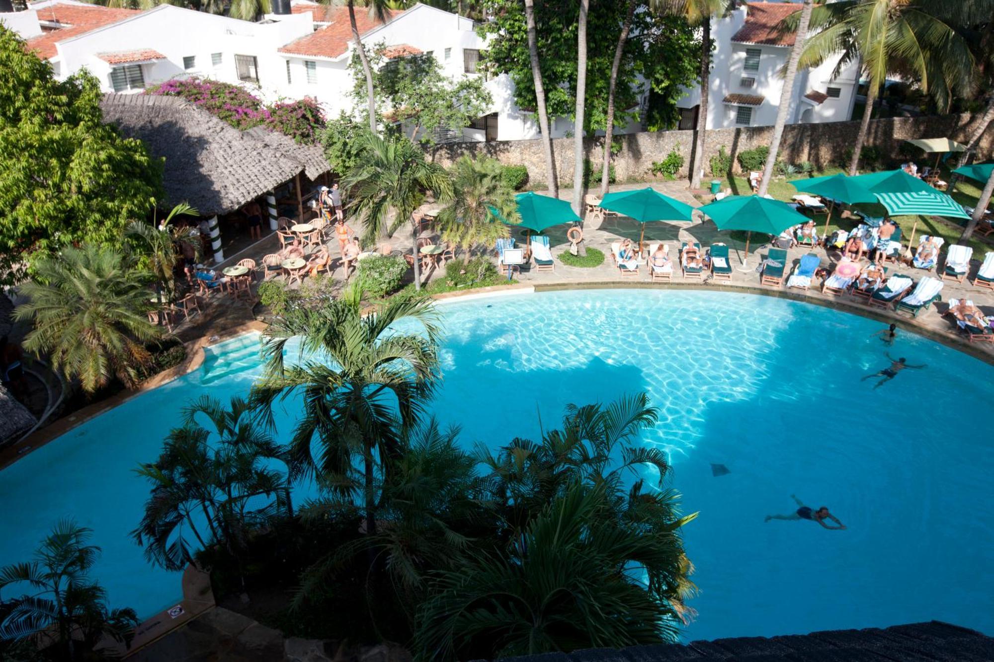 Travellers Beach Hotel & Spa Mombasa Exterior photo