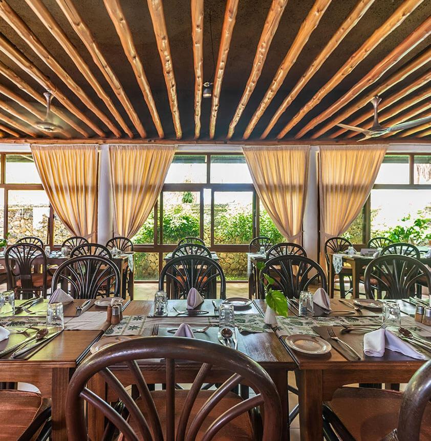 Travellers Beach Hotel & Spa Mombasa Exterior photo